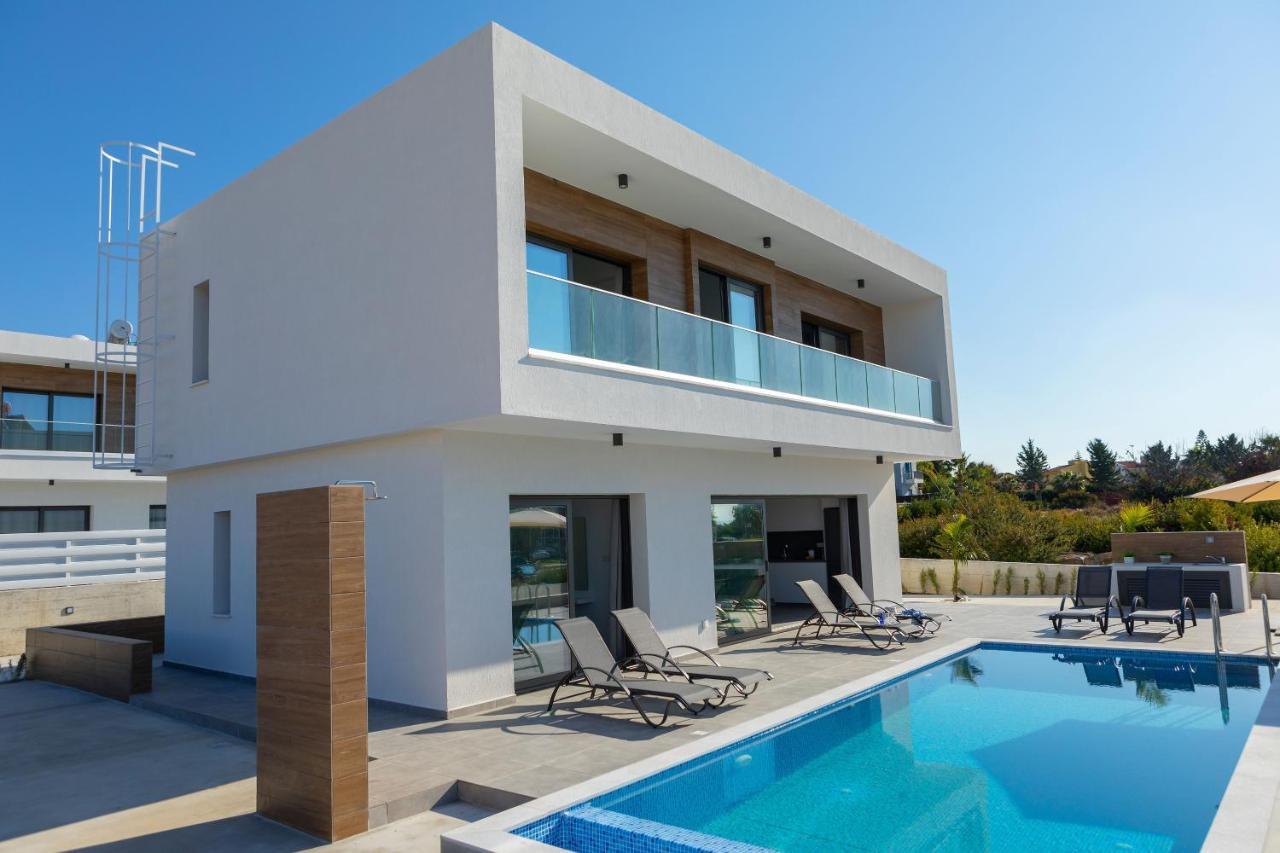 Villa Marlene, Walking Distance To Coral Beach! Peyia Exterior foto
