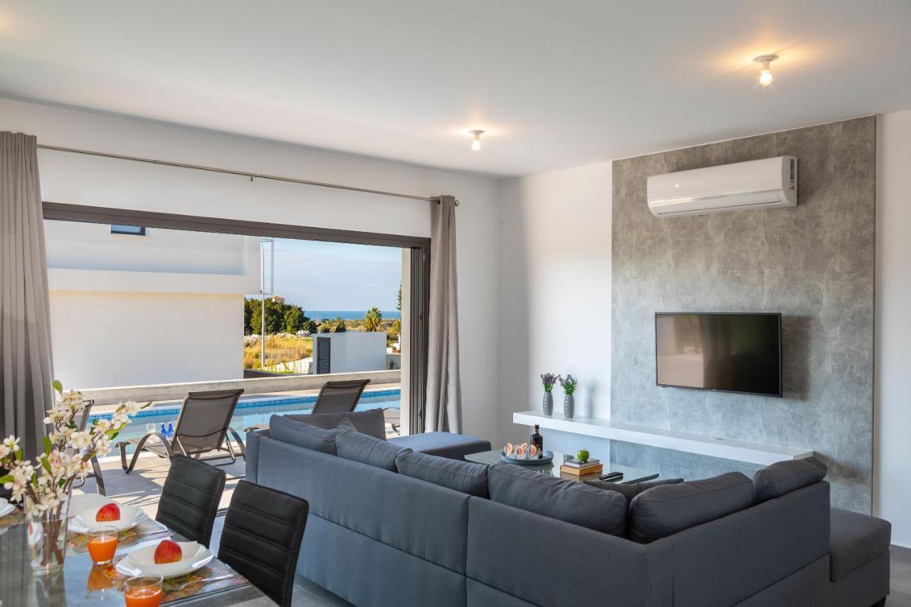Villa Marlene, Walking Distance To Coral Beach! Peyia Exterior foto
